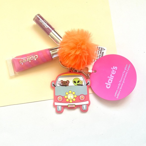 🏷️ alien 👽 1970s hippie style buggie keychain with lip glosses & fluff - Picture 3 of 14